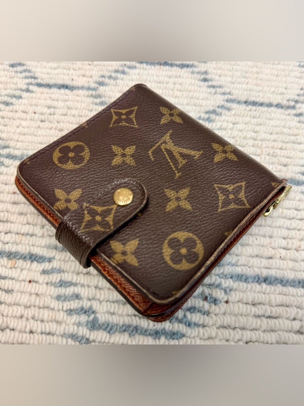 LOUIS VUITTON Vintage Y2K Classic Brown Monogram Leather Compact Bi-Fold Wallet - Picture 5 of 16